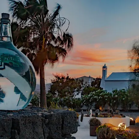 5 Lanzarote فندق مبيت وإفطار 4*