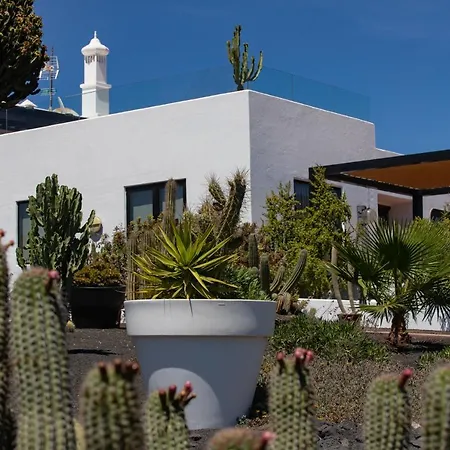 5 Lanzarote Bed and breakfast 4*